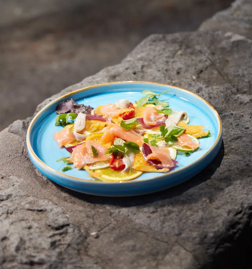 Piatto di pesce marinato