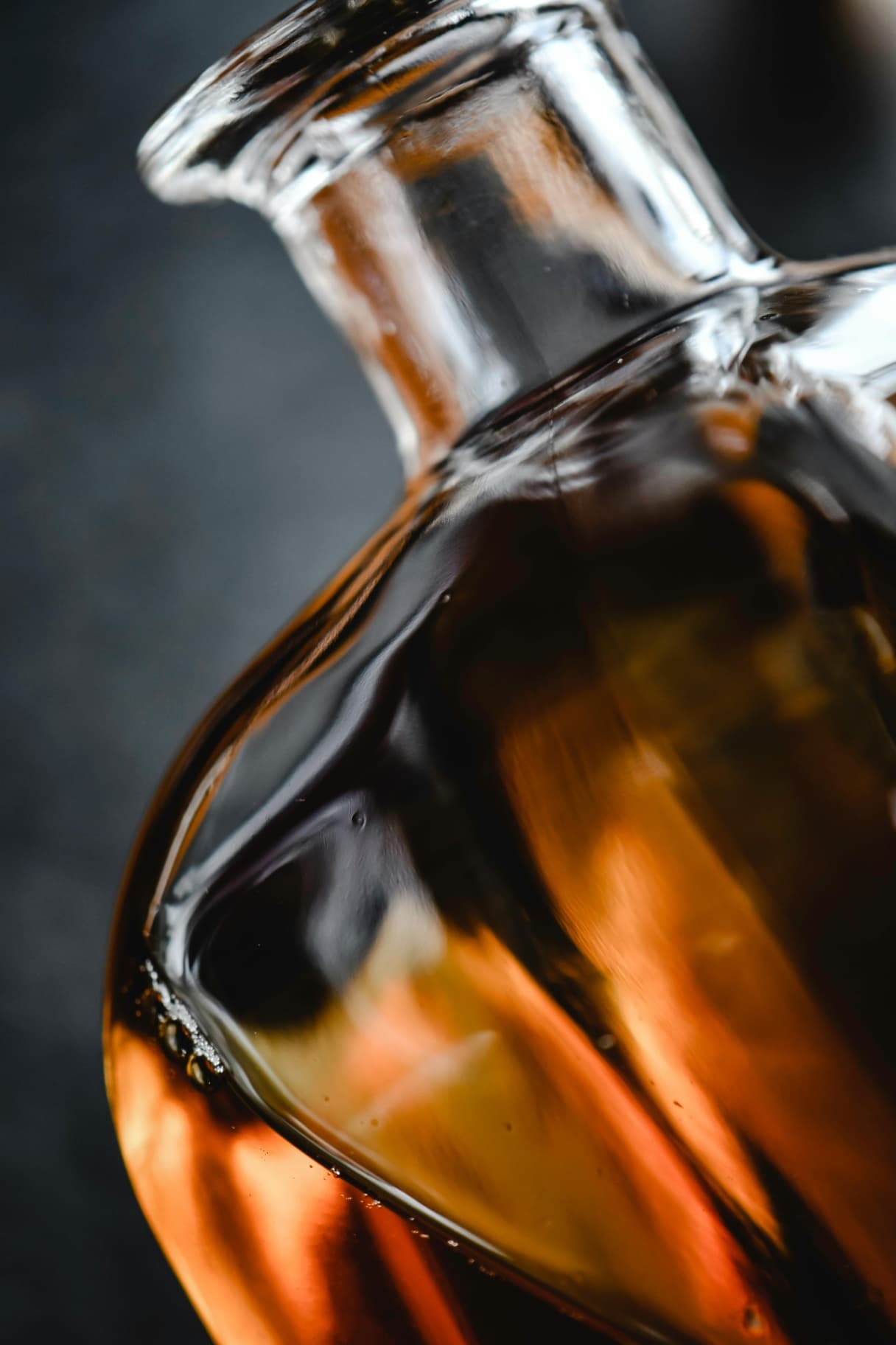 Colatura di Alici di Cetara: come riconoscerla, usarla e acquistarla